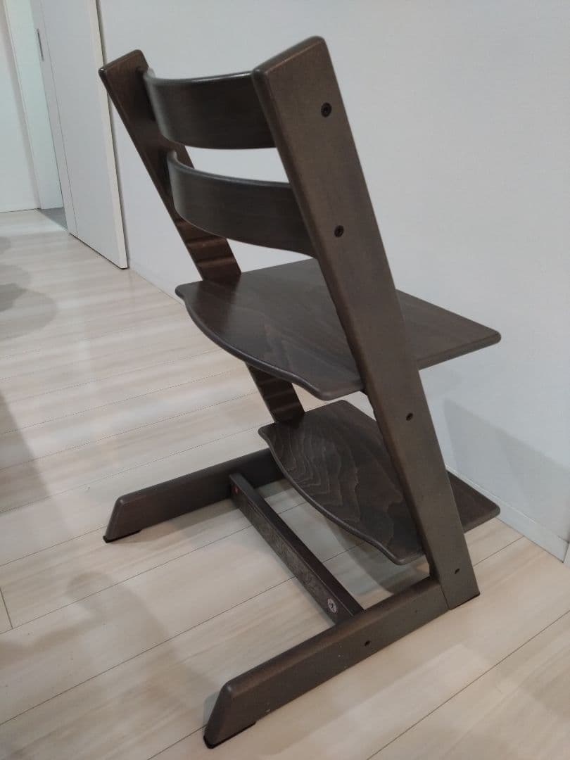 STOKKE ヘイジーグレー ハイチェア