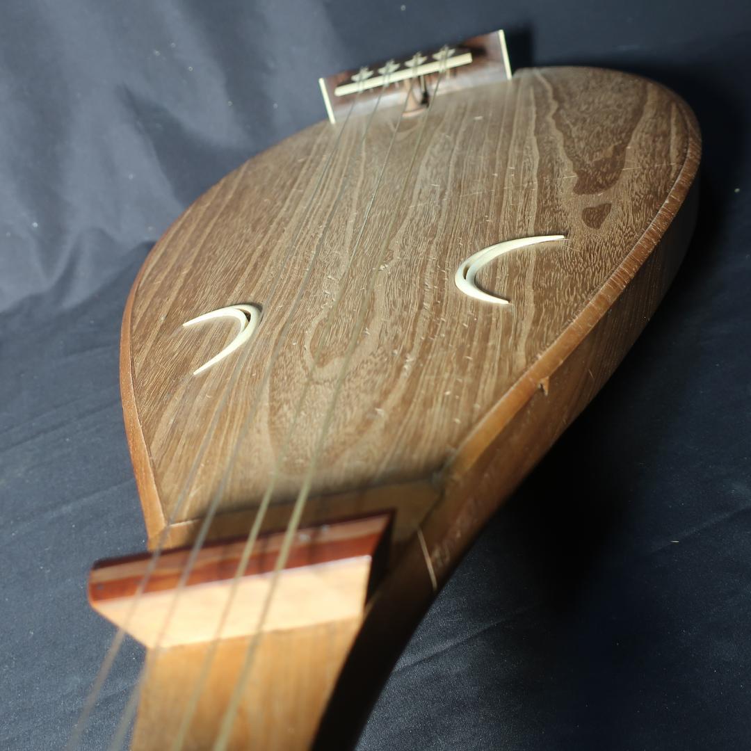 筑前琵琶 四弦五柱 半月細工 撥付き 和楽器