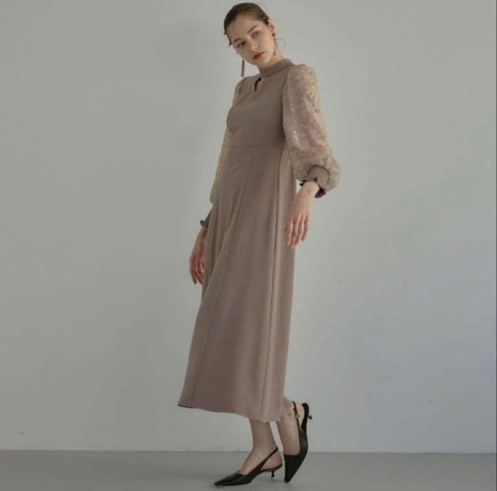 ANDRESD アンドレスド スリーブエンブロイダリードレス ベージュS