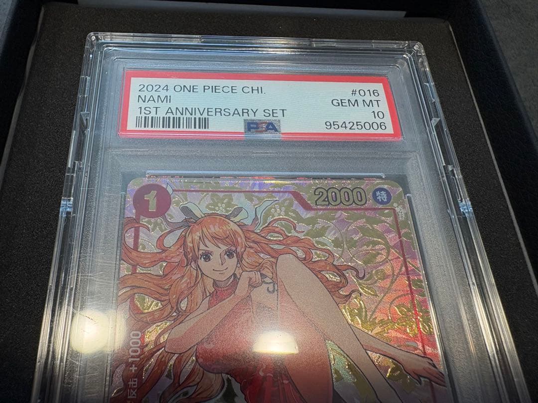 ワンピース中国 ナミ 1周年記念カード　赤ナミPSA10