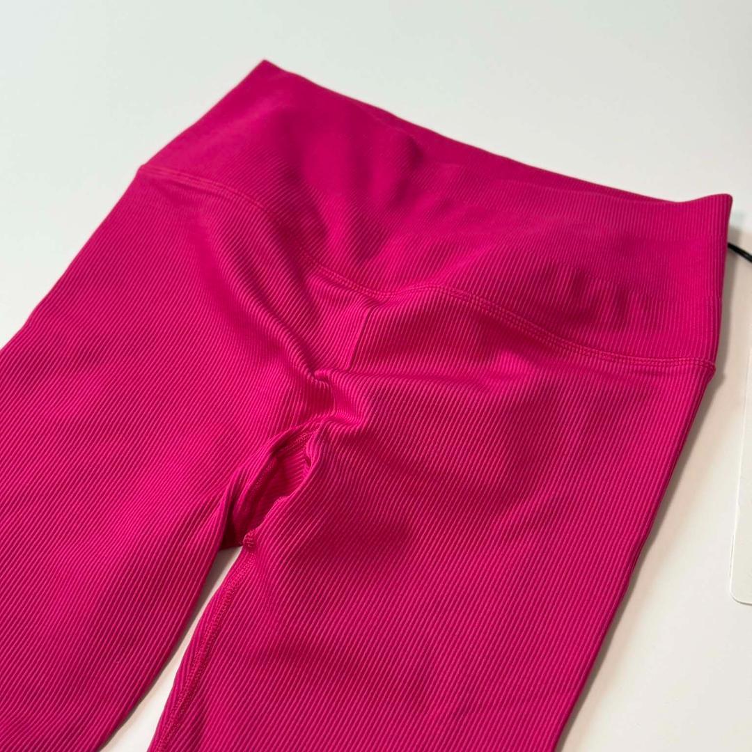 【未使用タグ付き】alo yoga シームレス レギンス XS ピンク