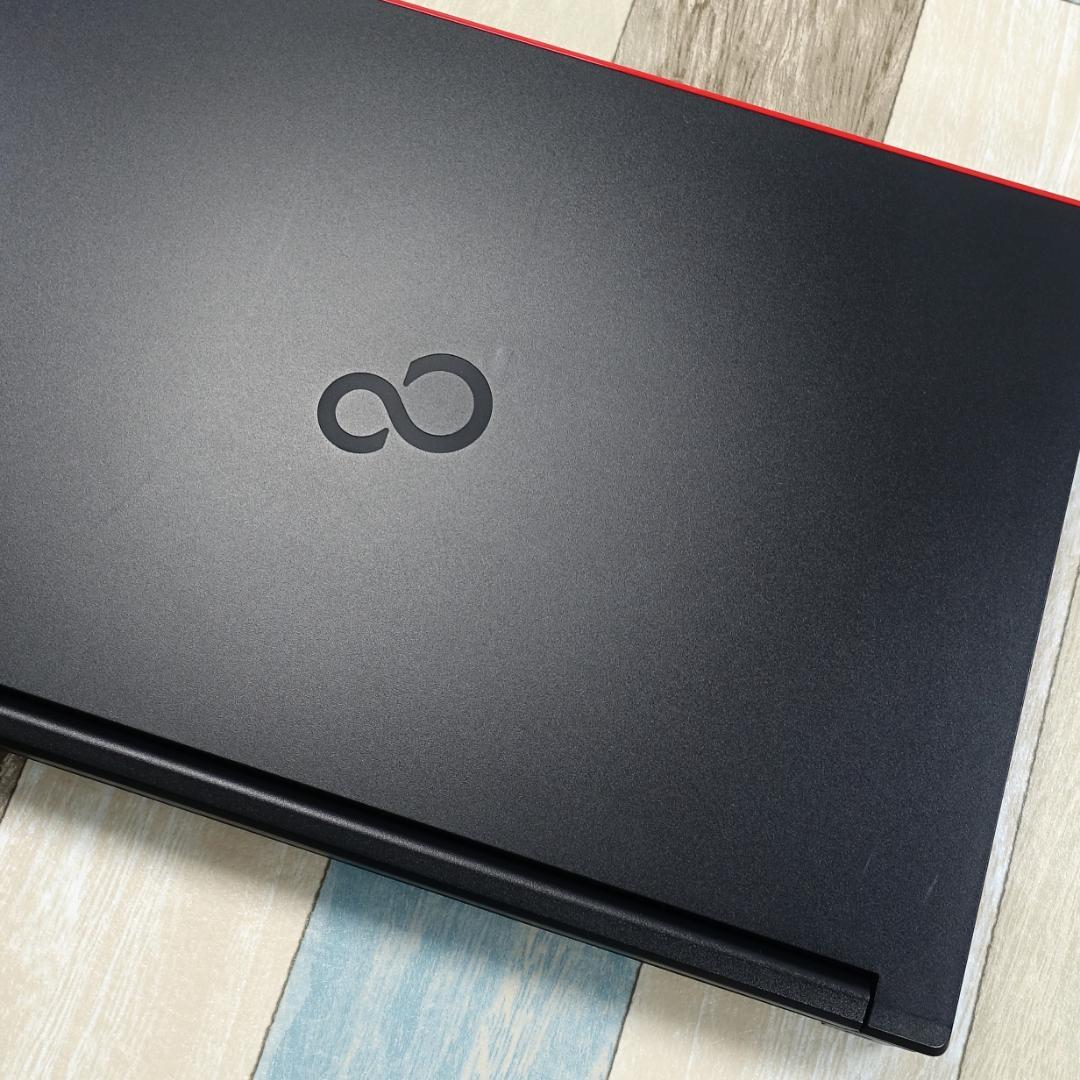 メモリ増設可✨美品の２０２１年製✨第１０世代コアｉ５に高性能ＳＳＤ＆１６Ｇメモリ