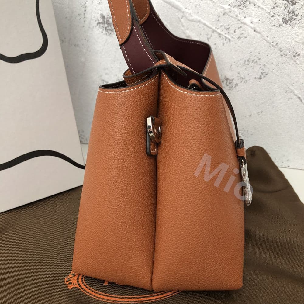 トッズ T タイムレス ショルダーバッグ