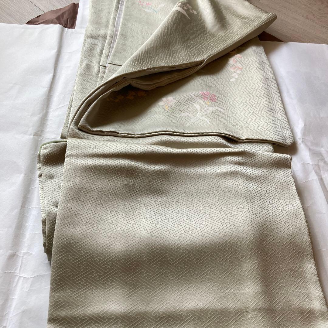 薄緑色 付け下げ　手書き友禅　金糸使い　花柄　正絹