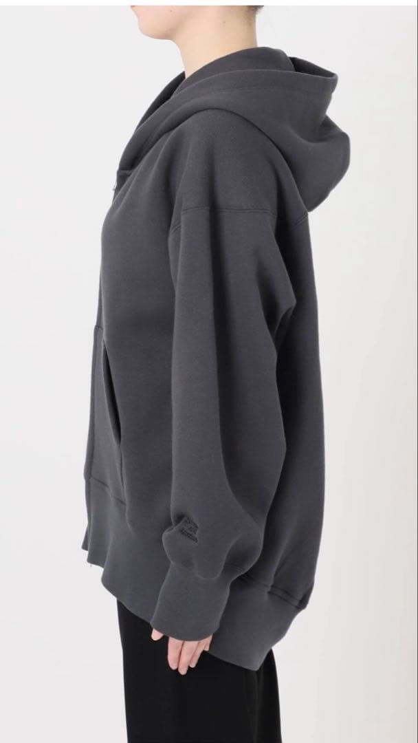 【新品未使用タグ付き】AMERICANA ワイドフルジップフーディー/ブラックC