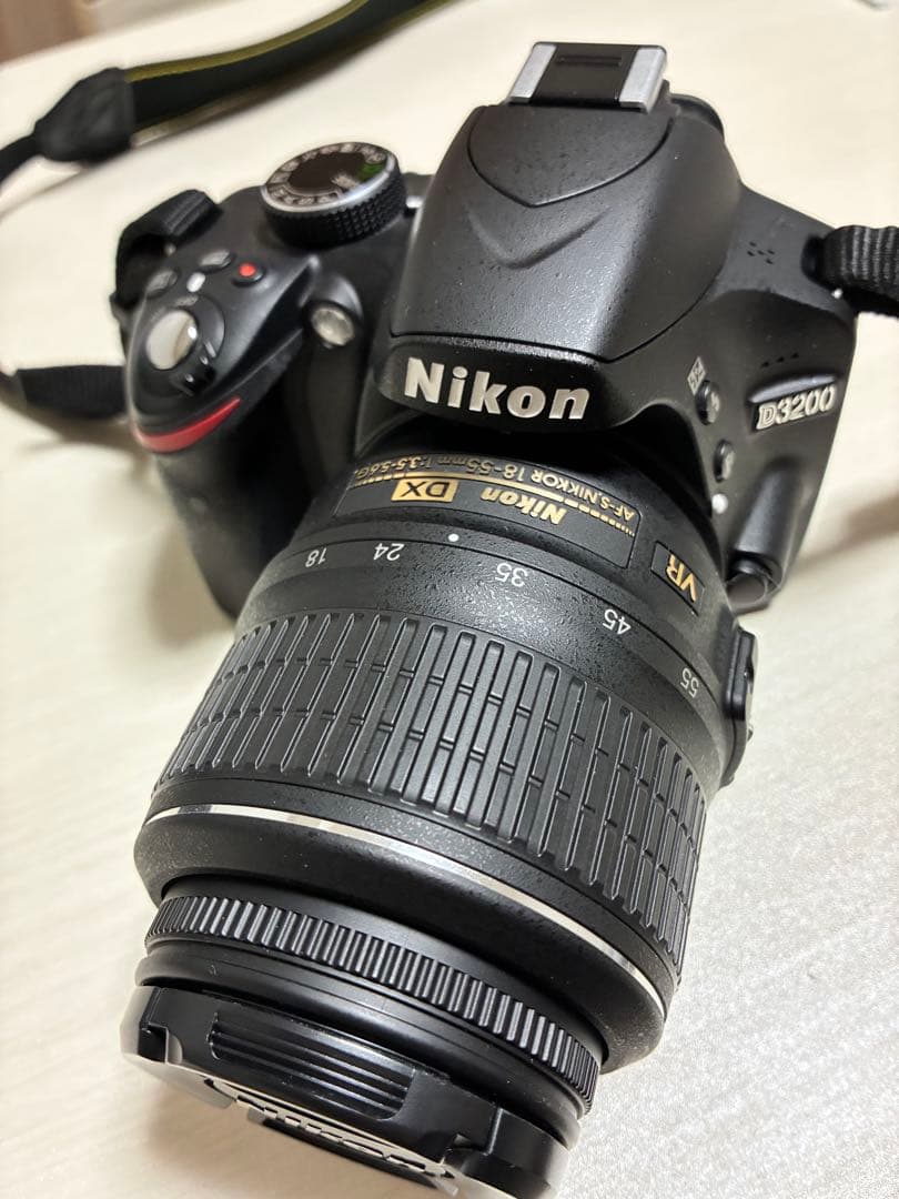 Nikonカメラ「D3200」とAF-S DX NIKKOR 18-55mm