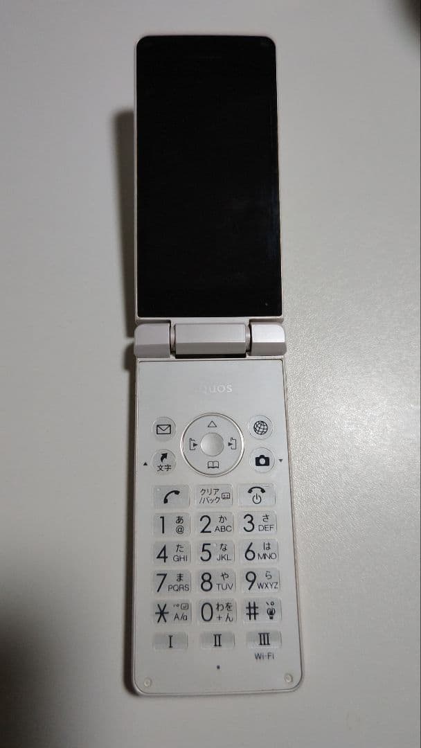 AQUOS ケータイ4 A205SH ホワイト