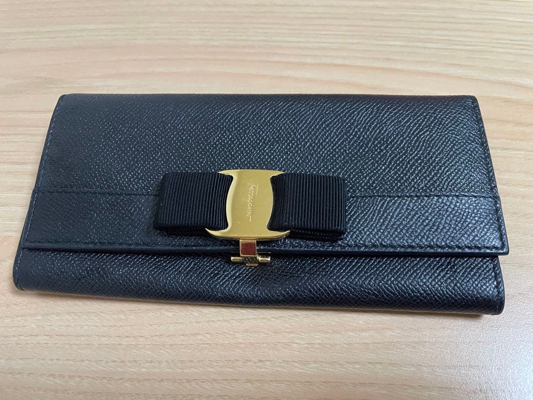 ［美品］値下げ　Salvatore Ferragamo 長財布　ヴァラリボン