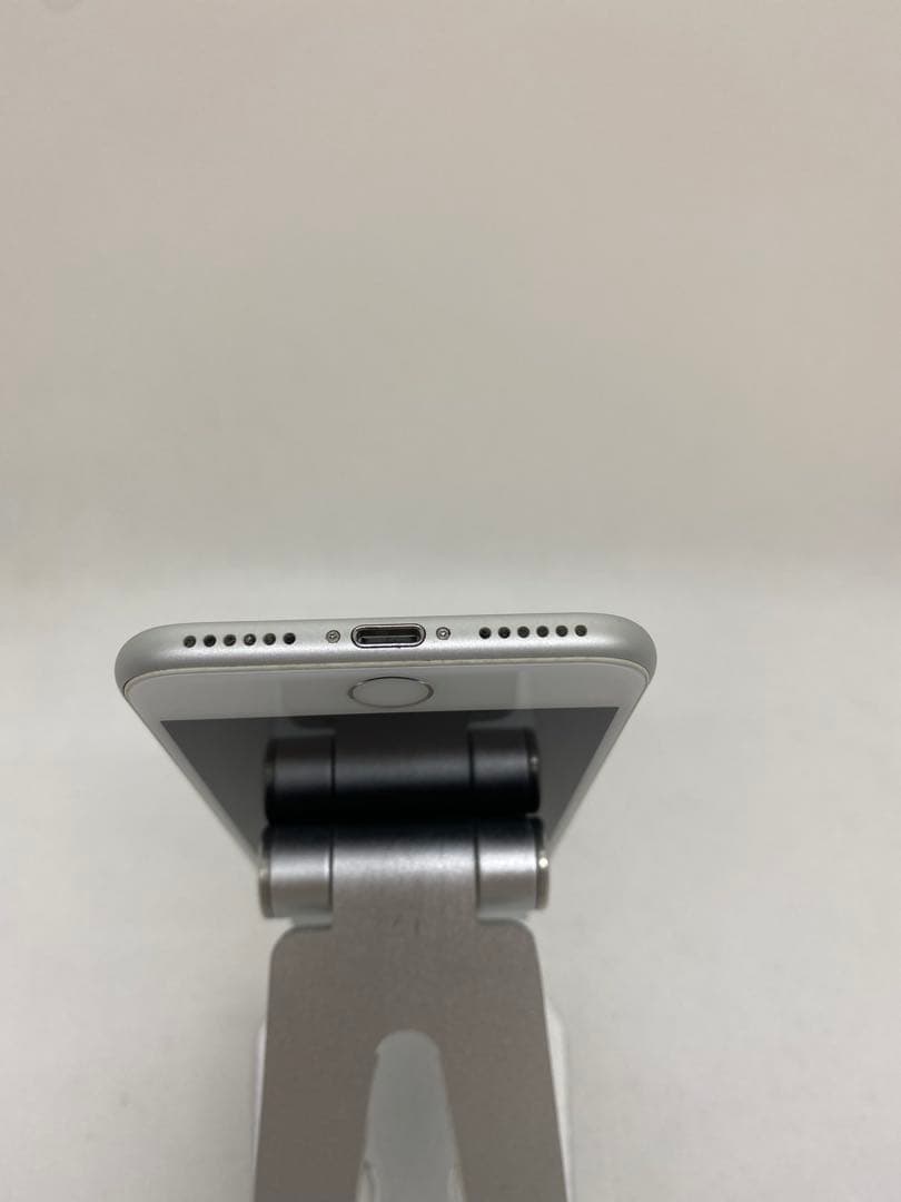 iPhone 8 64GB バッテリー76% 47984