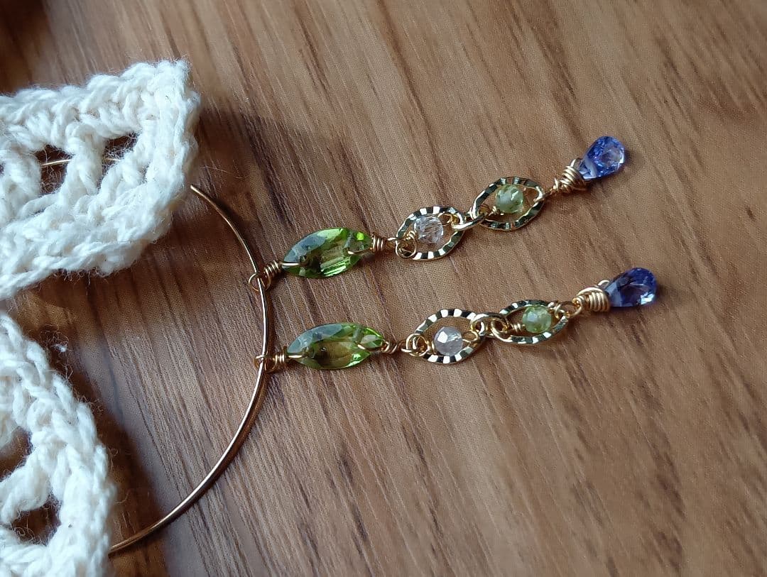 590/14kgfパープルフローライト×カイヤナイト他８点ピアス