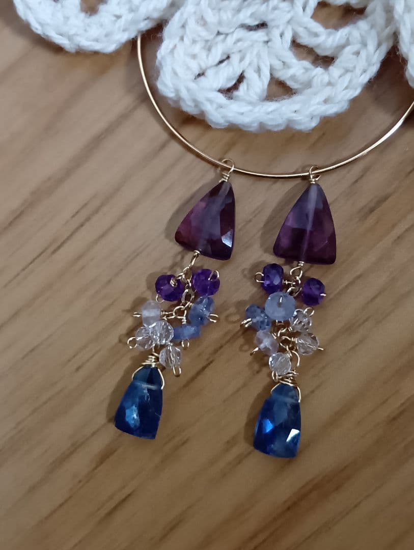 590/14kgfパープルフローライト×カイヤナイト他８点ピアス