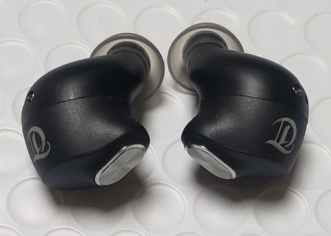 ラ*読様 AVIOT x ウマ娘 ワイヤレスイヤホン te-q3