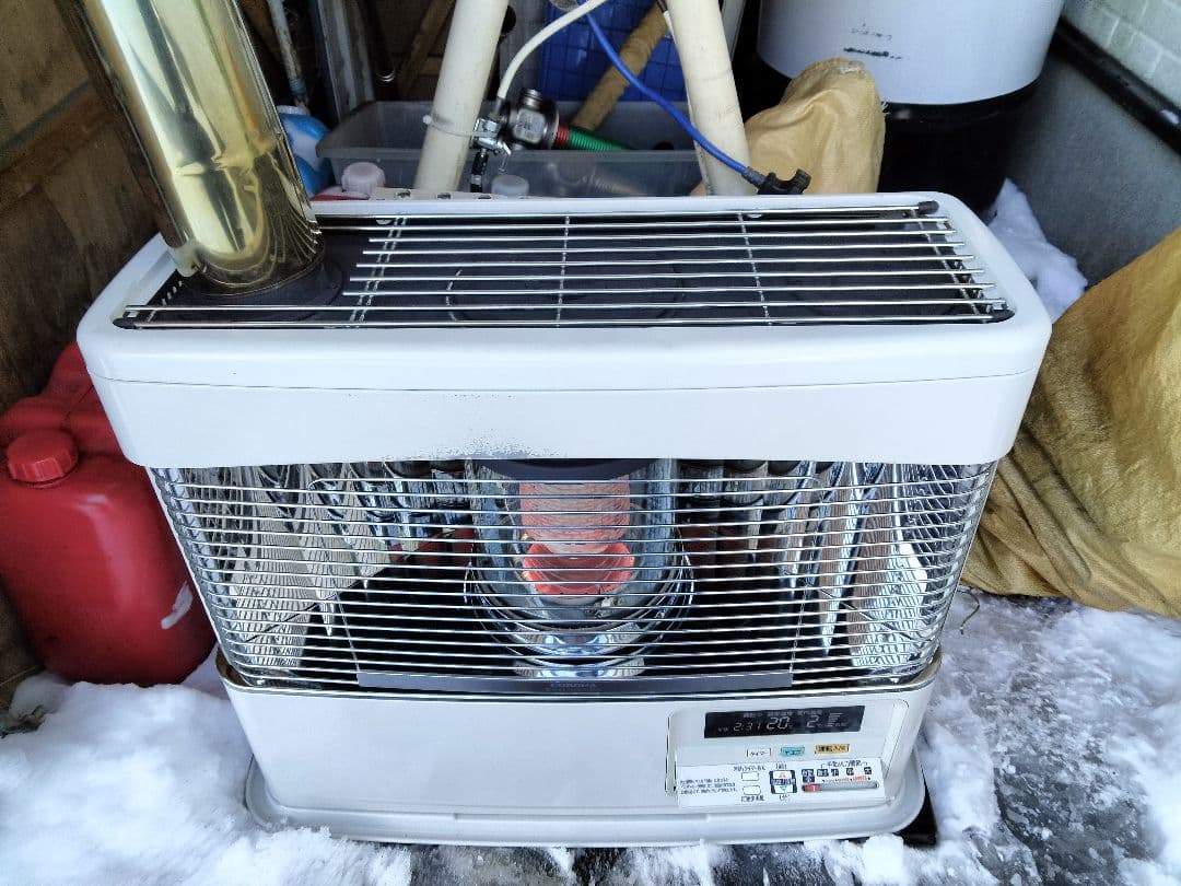 引き取り及び近郊配達限定出品！札幌発コロナ煙突式石油ストーブ2018年式中古品