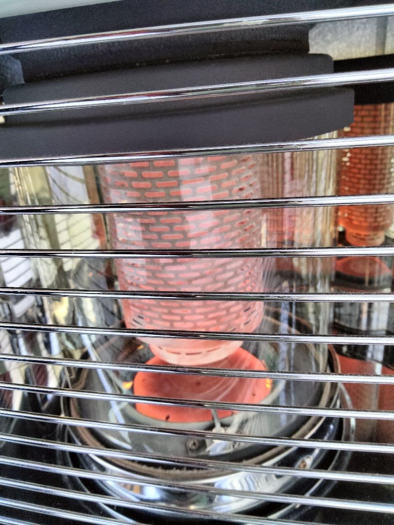 引き取り及び近郊配達限定出品！札幌発コロナ煙突式石油ストーブ2018年式中古品