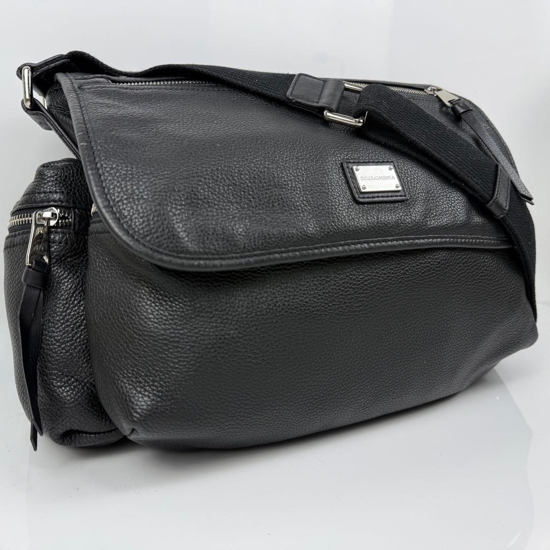 【A4可/美品】ドルチェ&ガッバーナ ロゴプレート ショルダーバッグ シボ革 黒