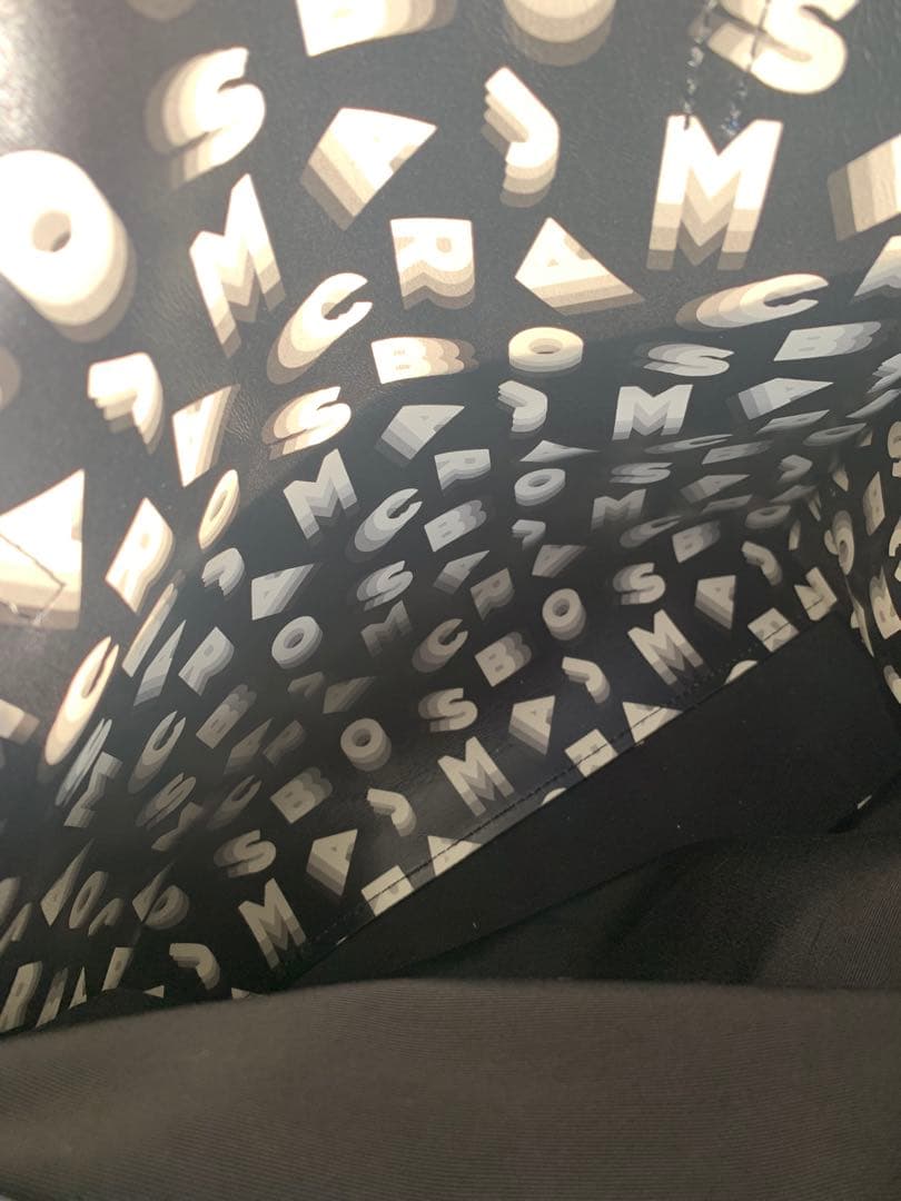 美品MARC JACOBS ネイビー トートバッグ　軽い　ほぼ未使用