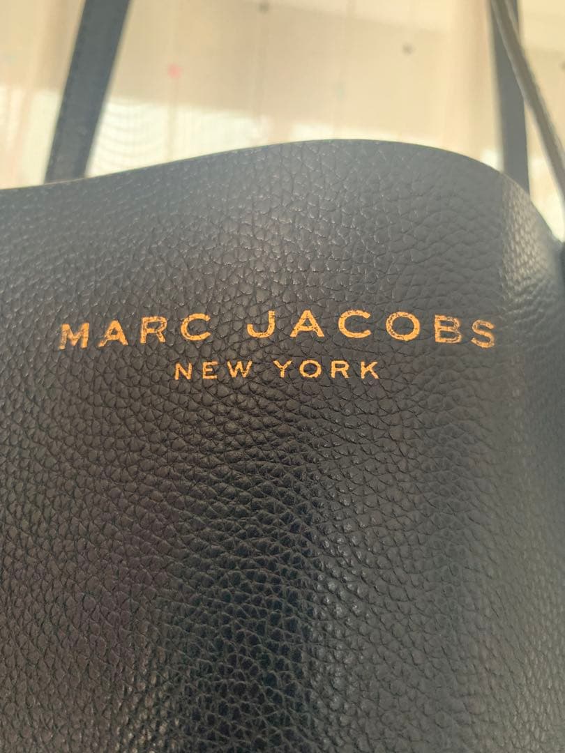 美品MARC JACOBS ネイビー トートバッグ　軽い　ほぼ未使用