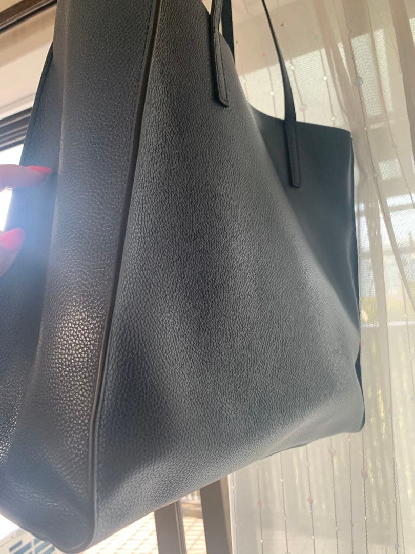 美品MARC JACOBS ネイビー トートバッグ　軽い　ほぼ未使用