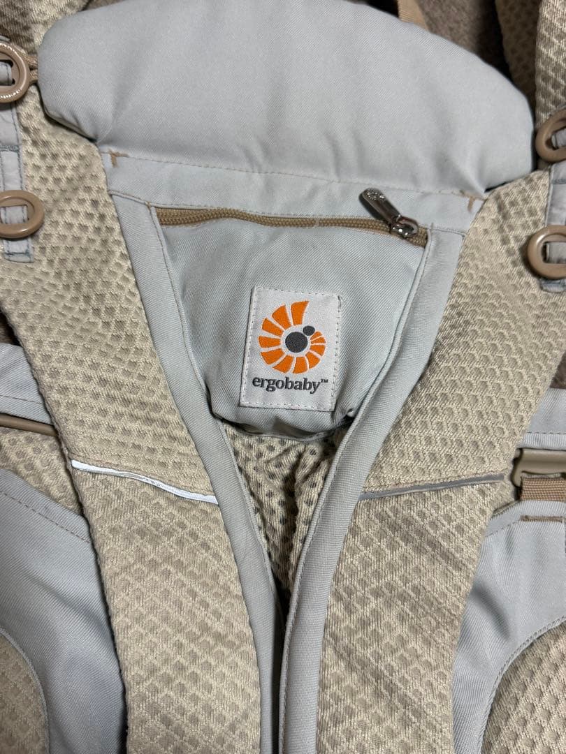 エルゴ　オムニブリーズ　抱っこ紐 サンドベージュ