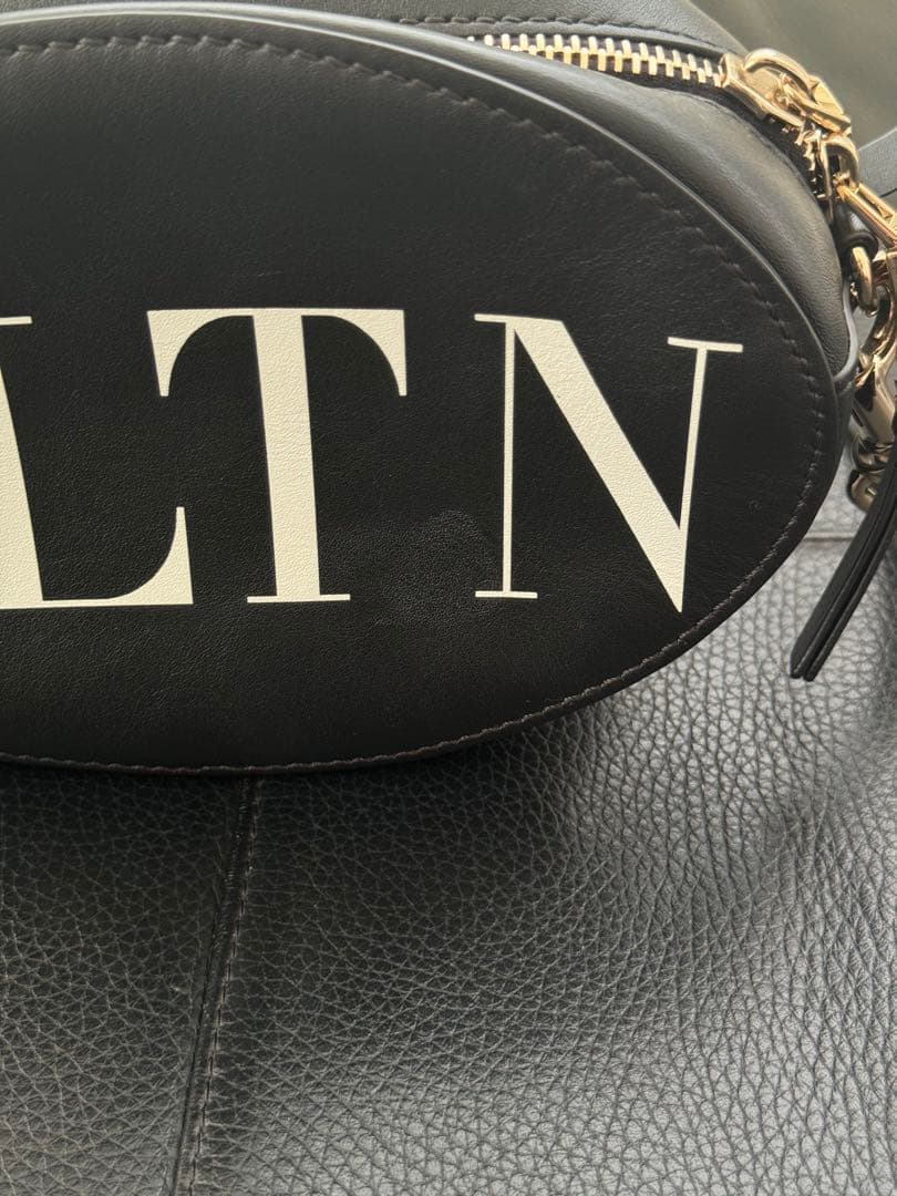 バレンチノ　バッグ