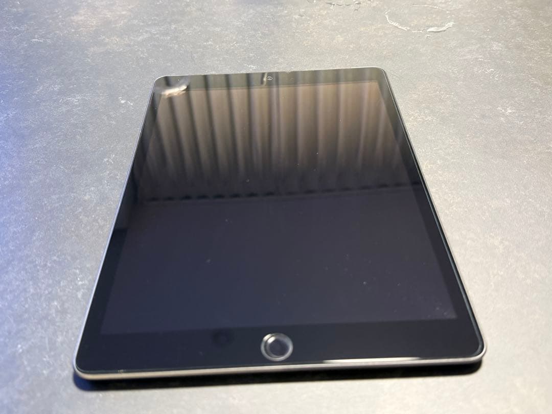 iPad 第8世代 32GB wifi ブラック 本体のみ