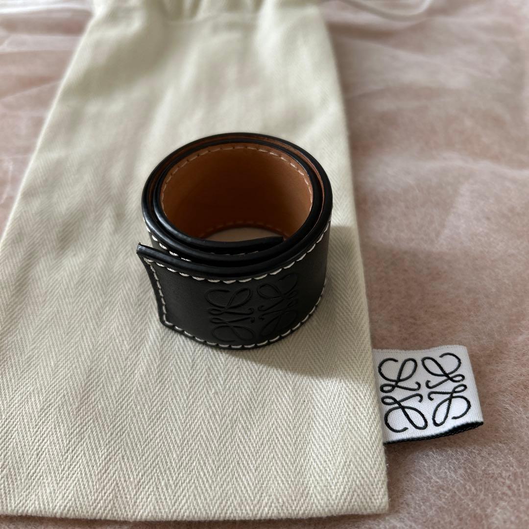 ロエベ　アナグラム　バングル　ブラック