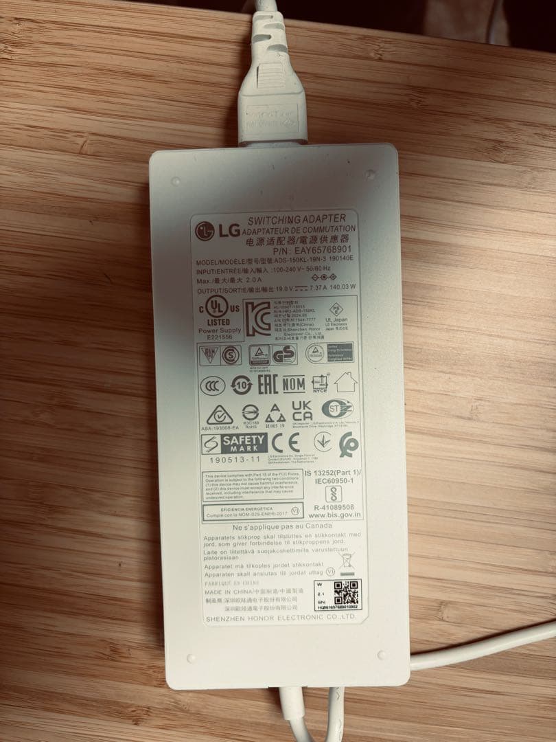 LG 4Kモニター　31.5インチ