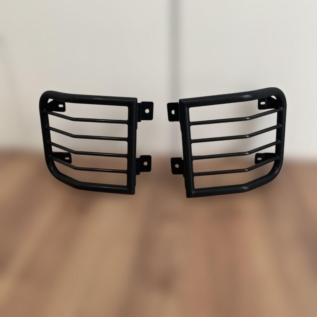 デリカ D:5 前期 Kaddis テールレンズガード 左右セット ブラック