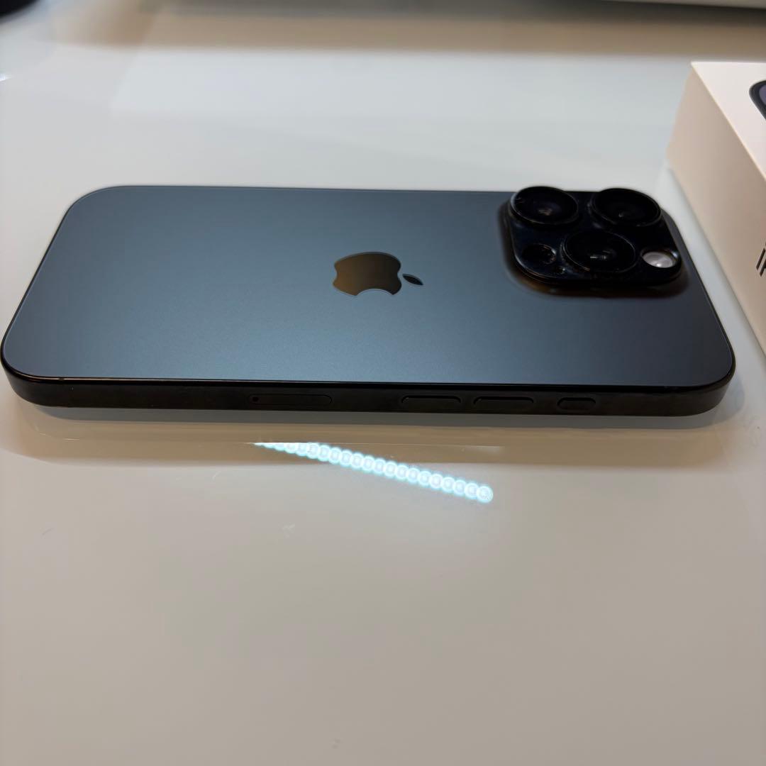 iPhone 16 Pro ブラックチタニウム 256GBバッテリー容量100%