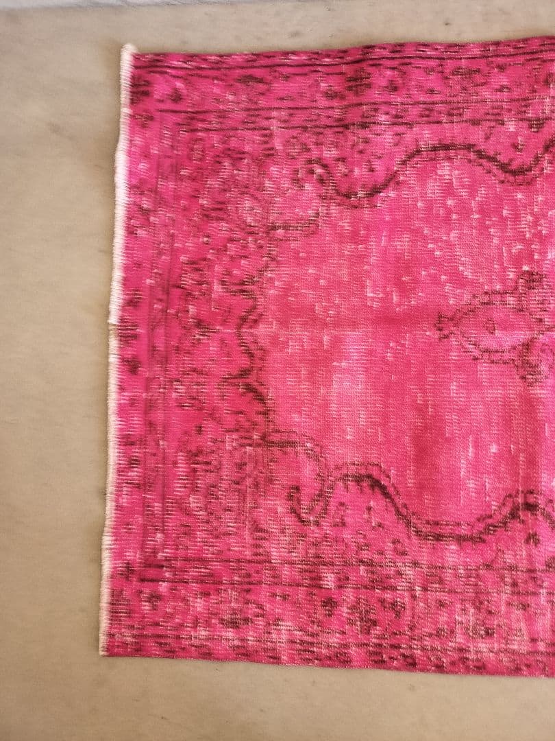 人気/マゼンタピンクのオーバーダイラグ　ヴィンテージトルコラグ　No.697