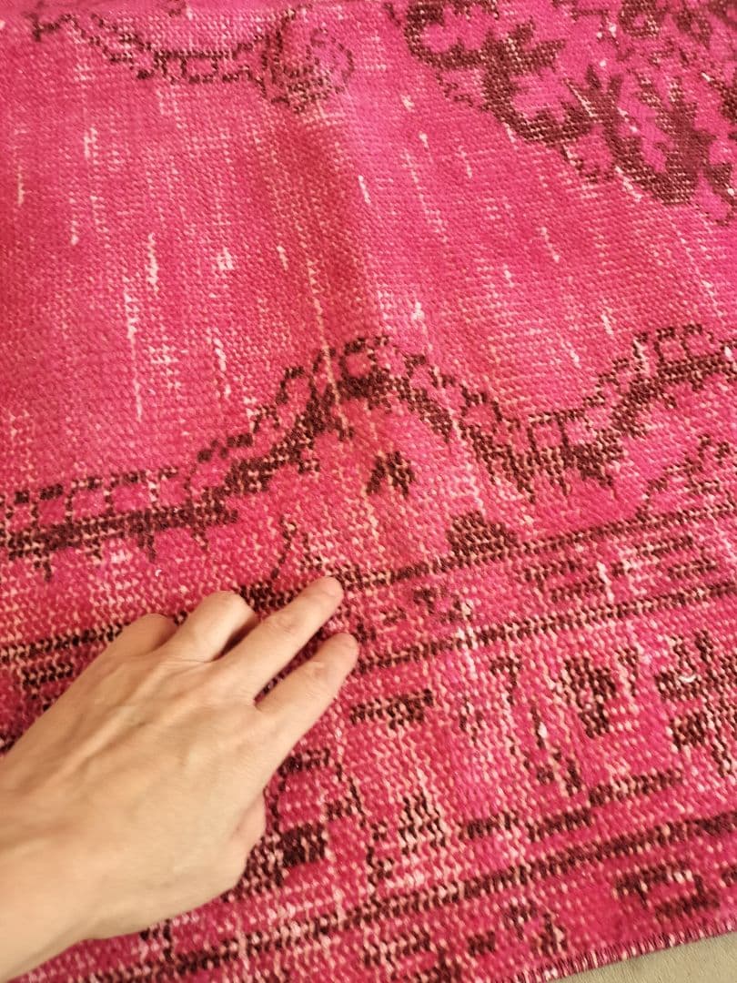 人気/マゼンタピンクのオーバーダイラグ　ヴィンテージトルコラグ　No.697