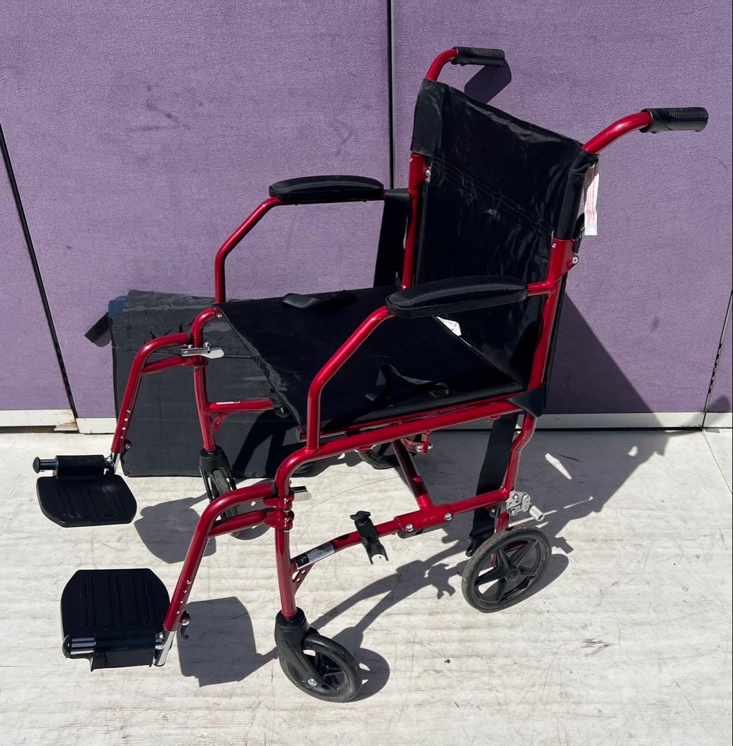 Medline 超軽量輸送車いす 大人用 折りたたみ式 座面幅19インチ レッド