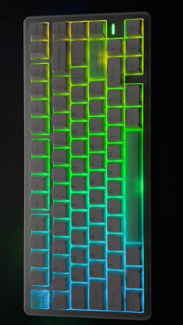 VGN Neon Ultra White ゲーミングキーボード