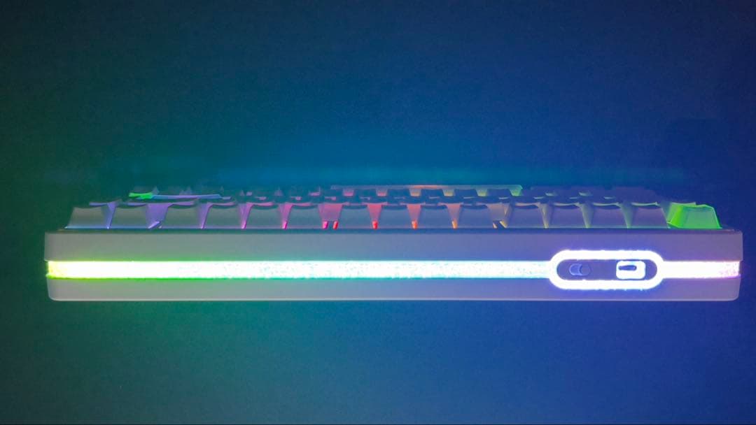 VGN Neon Ultra White ゲーミングキーボード