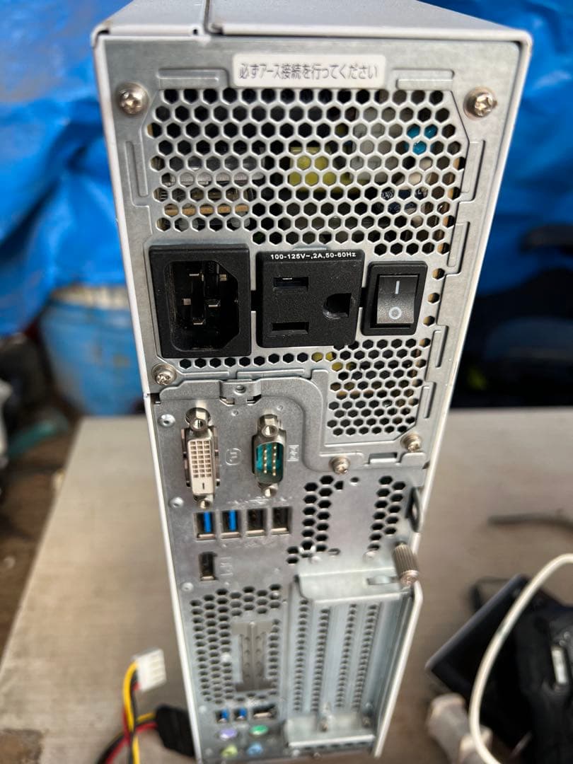 Fujitsu ESPRIMO D586/P デスクトップPC