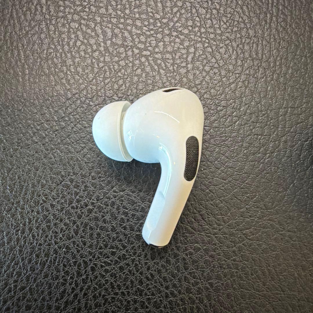 Apple AirPods Pro (第2世代) Lightning充電ケース