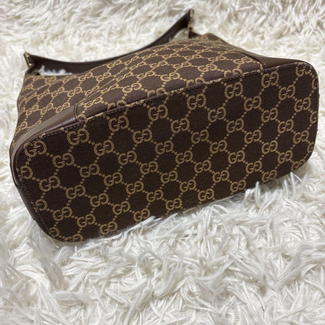 GUCCI ワンショルダーバッグ　GG柄　キャンバス×レザー　ハーフムーン