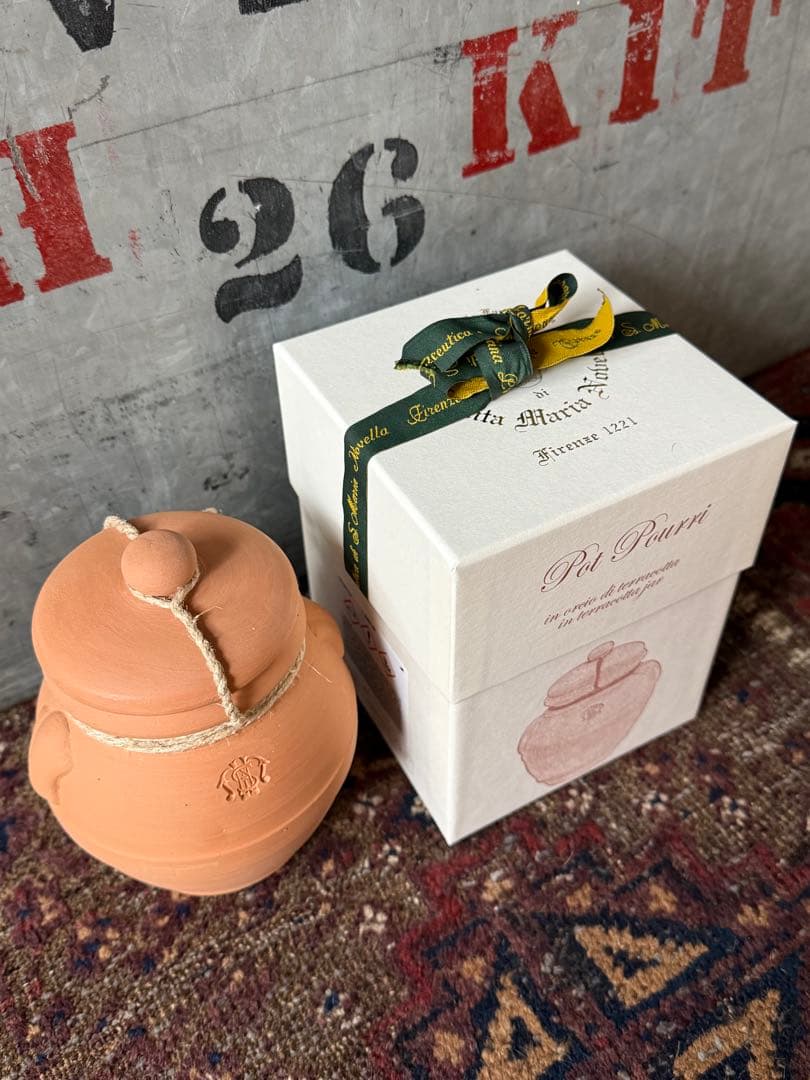 サンタマリアノヴェッラ　　テラコッタ