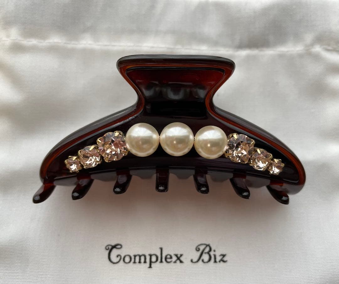 コンプレックスビズ　バンスクリップ　ピュアシャインライトベージュ