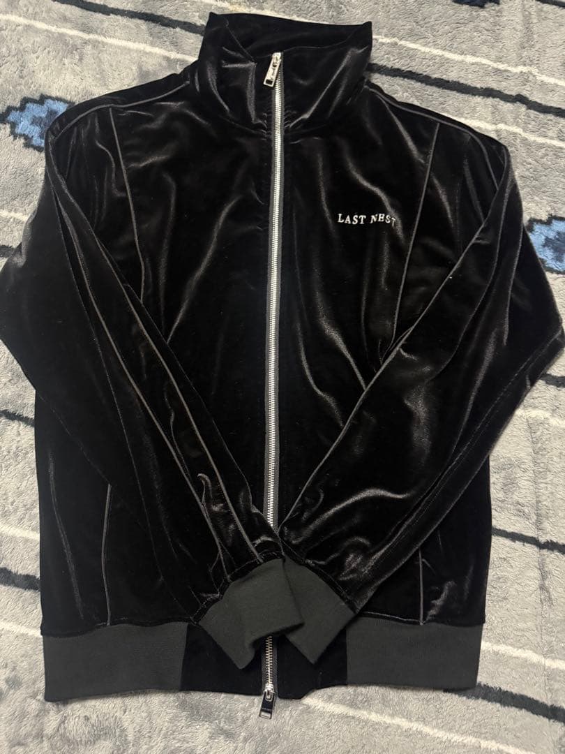 ラストネスト ベロアジャケット