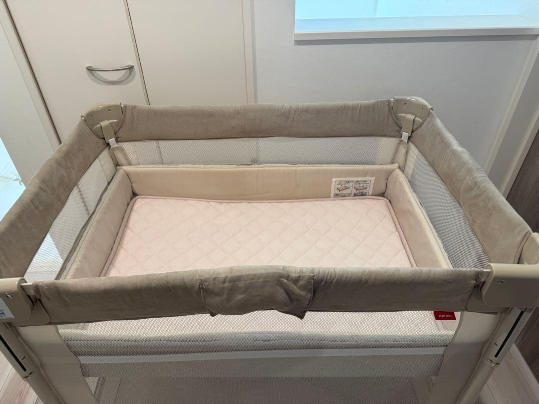 アップリカ　ココネルエアープラス　コンパクトベビーベット