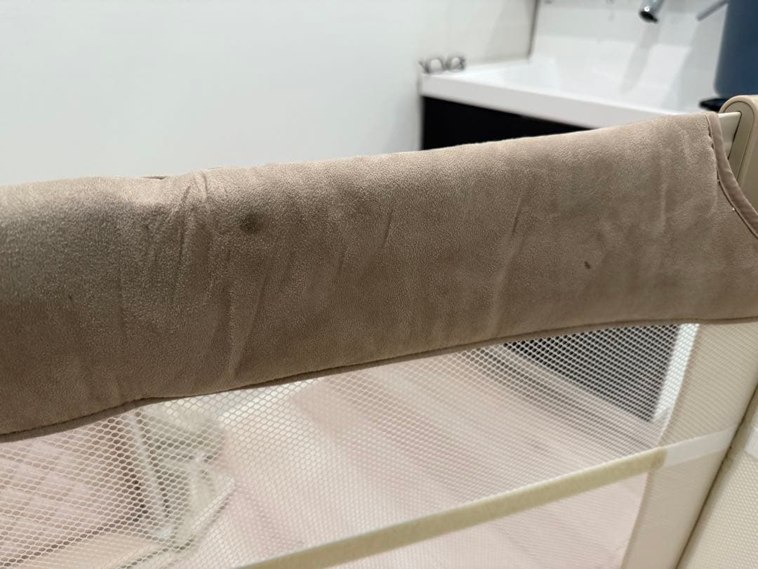 アップリカ　ココネルエアープラス　コンパクトベビーベット