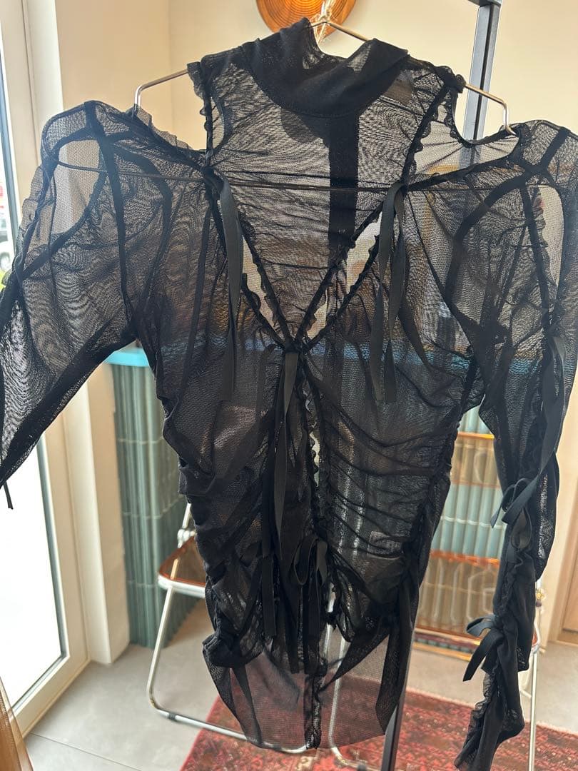 litmus Her Praha ブラックメッシュ長袖トップス