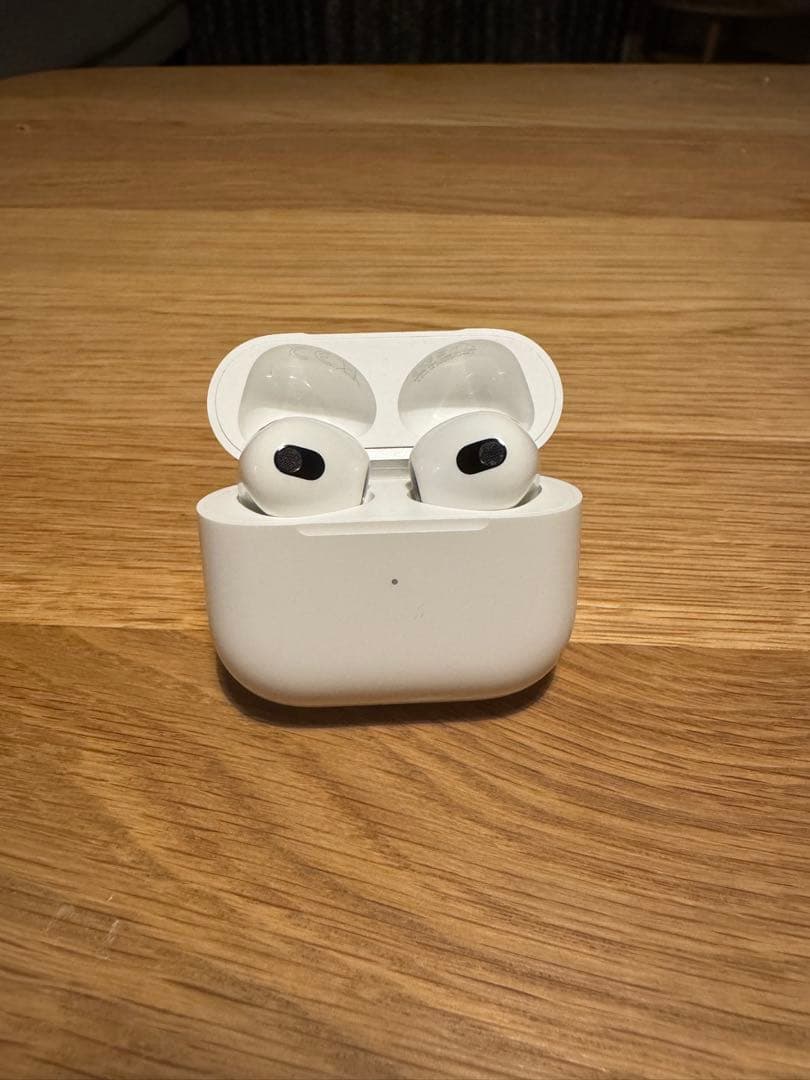 【美品】AirPods3 with Wireless Charging Case