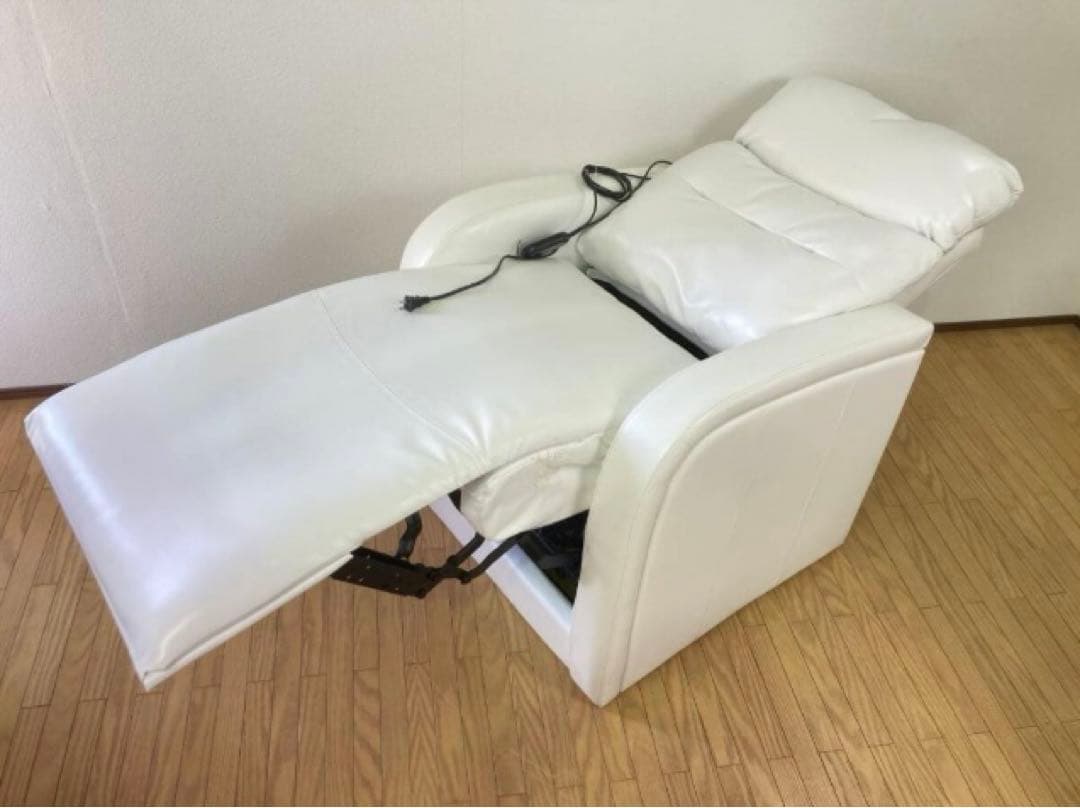 ホワイト電動リクライニングソファ