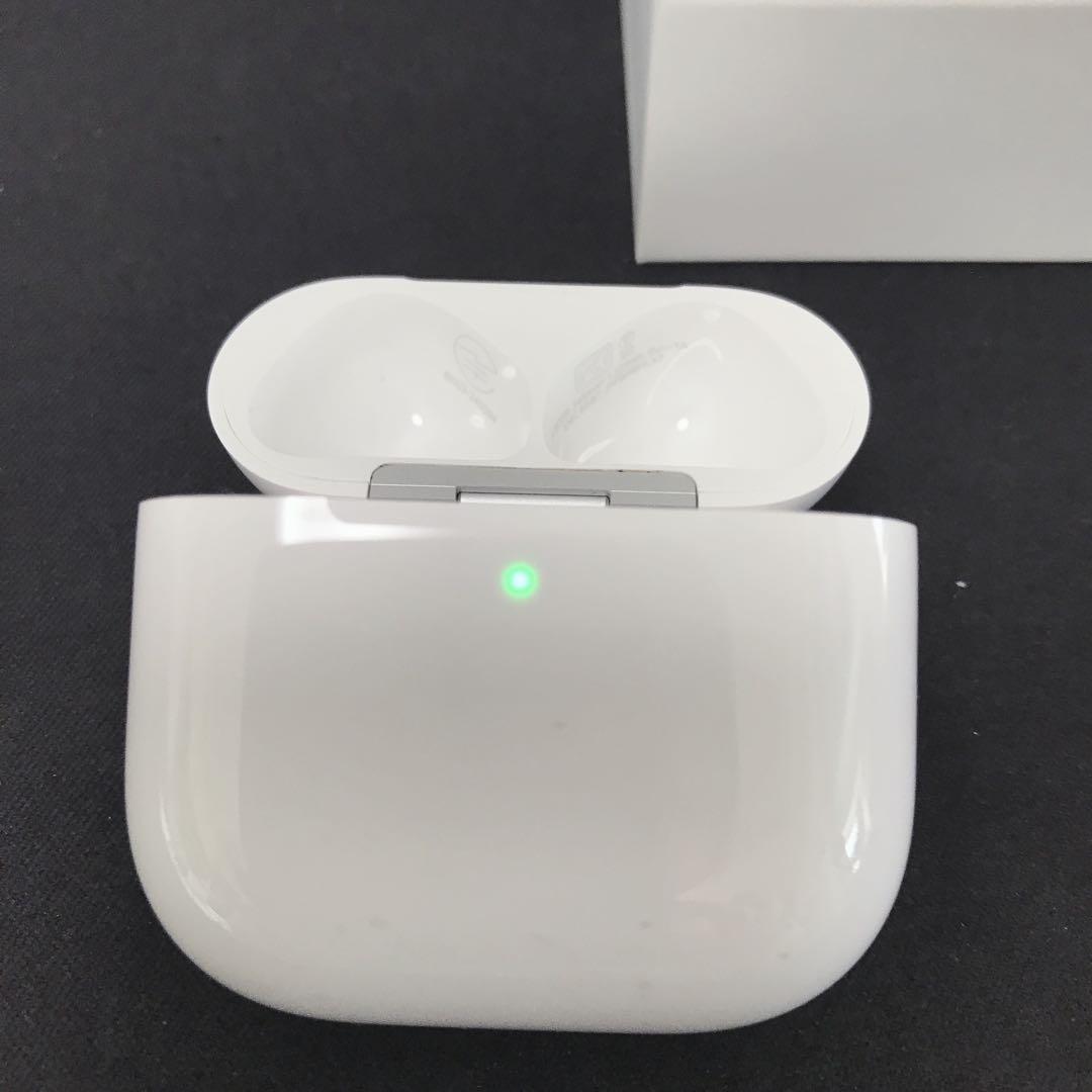 Apple AirPods 4 ノイズキャンセリング搭載 MXP93J/A