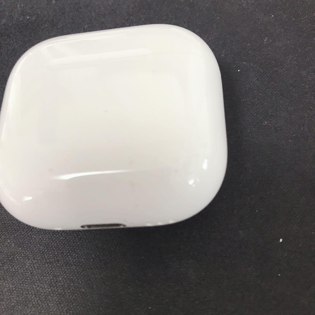 Apple AirPods 4 ノイズキャンセリング搭載 MXP93J/A