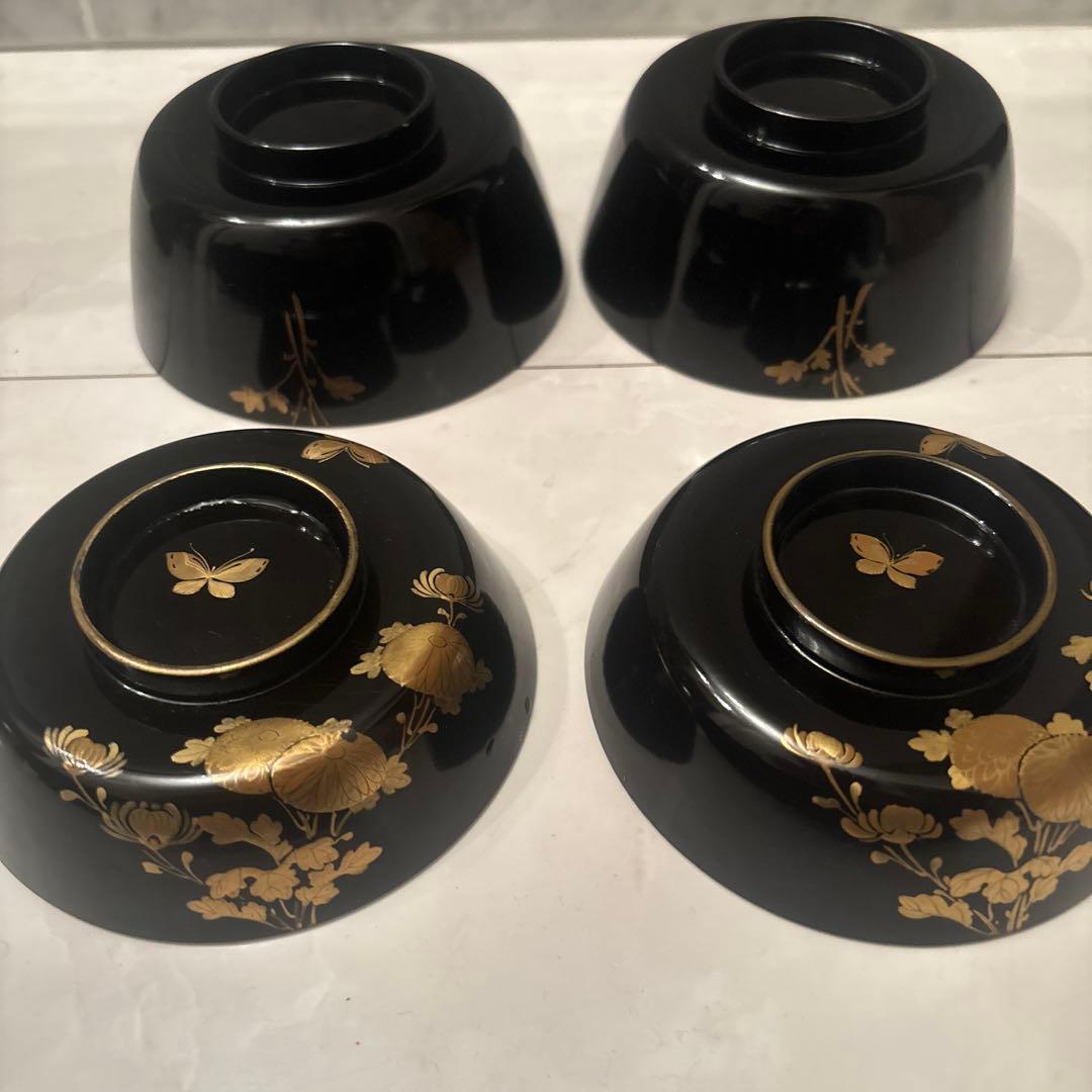 芸術的なお花、蝶々とふんだんに使われた金彩が美しい豪華絢爛な木製輪島漆塗お椀2客