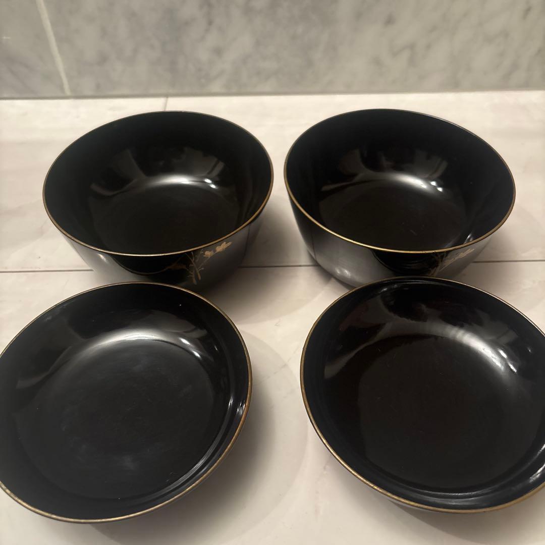 芸術的なお花、蝶々とふんだんに使われた金彩が美しい豪華絢爛な木製輪島漆塗お椀2客