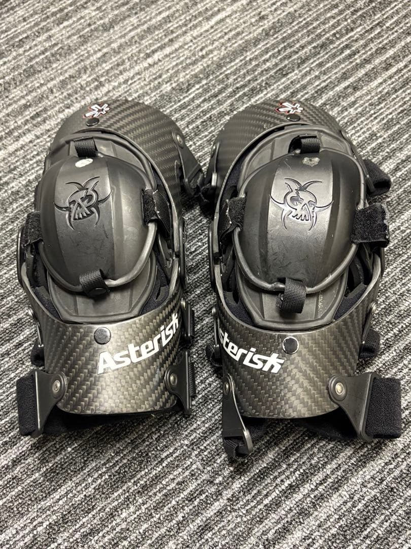 Asterisk（アスタリスク）子供用カーボン ニーブレース モトクロス